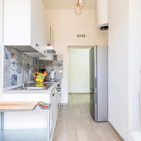 Livorno- Lungomare Viale Italia Bright Apartment! *